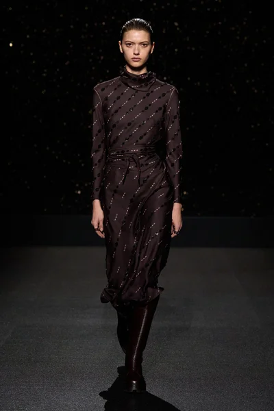 Look 15
